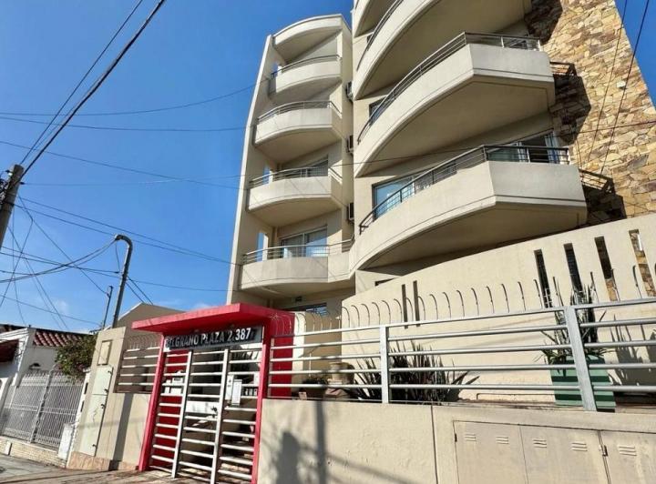 Edificio · 1070m² · 10 Cocheras