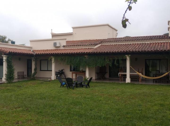 Casa · 279m² · 4 Ambientes · 2 Cocheras