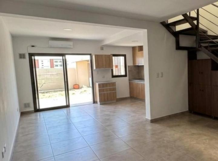 Casa · 150m² · 4 Ambientes · 1 Cochera