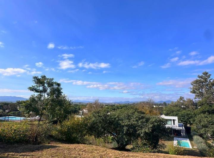 Terreno · 1402m²