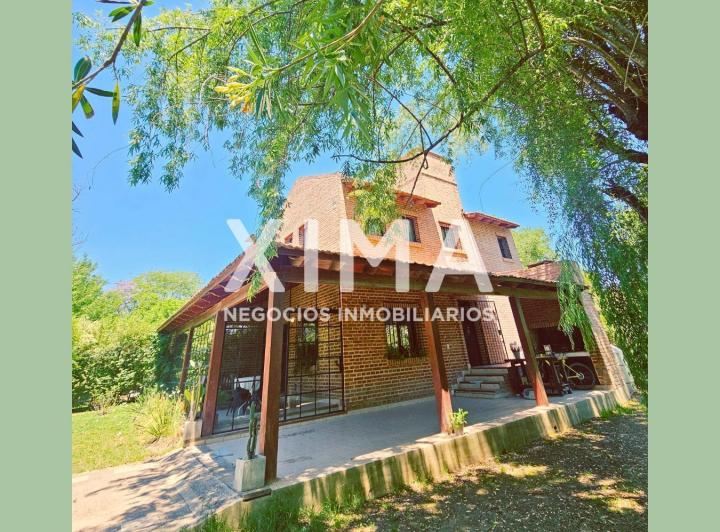 Casa · 1112m² · 4 Dormitorios