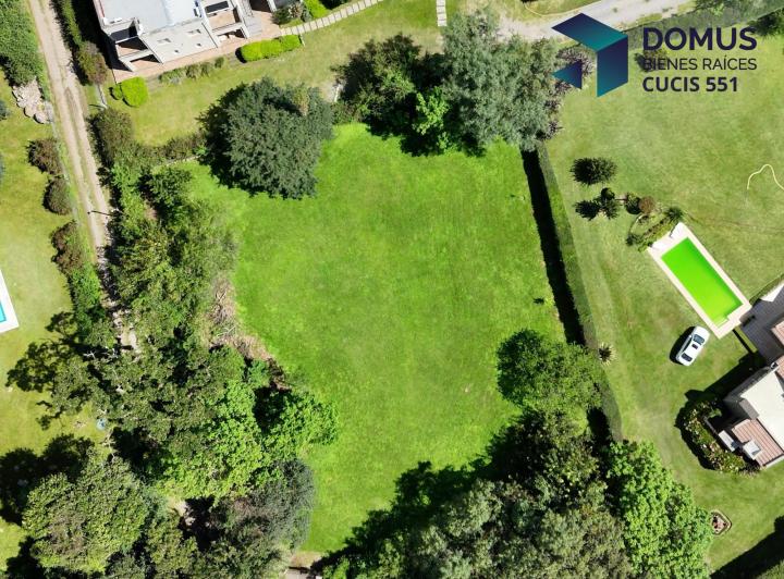 Terreno · 2500m²