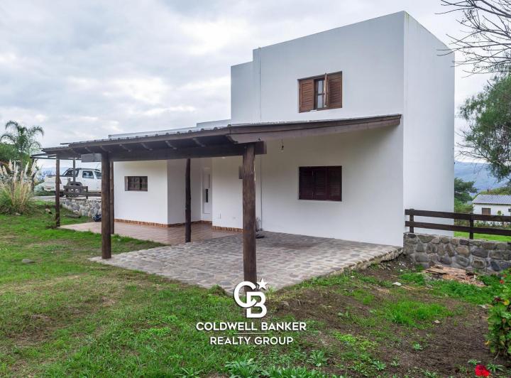 Casa · 214m² · 4 Ambientes · 1 Cochera