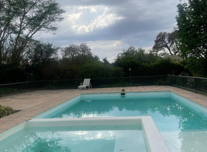Casa · 400m² · 7 Ambientes · 2 Cocheras