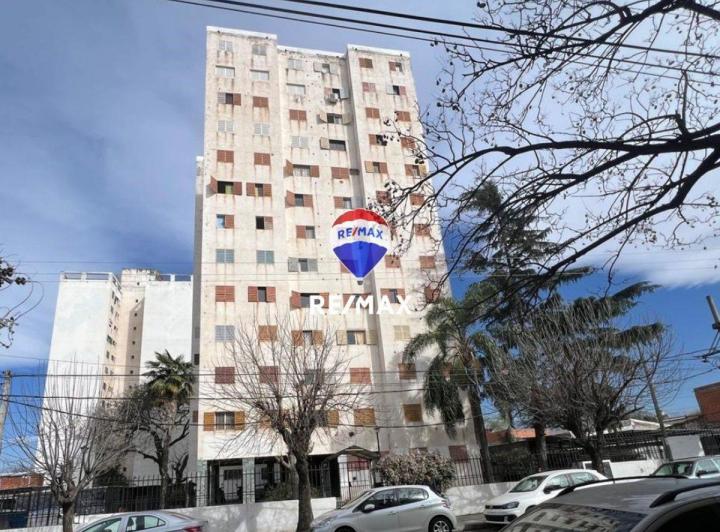 Departamento · 74m² · 5 Ambientes · 1 Cochera