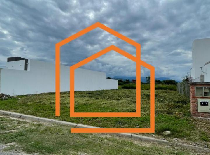 Terreno · 450m²