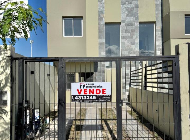 Casa · 95m² · 3 Ambientes · 1 Cochera