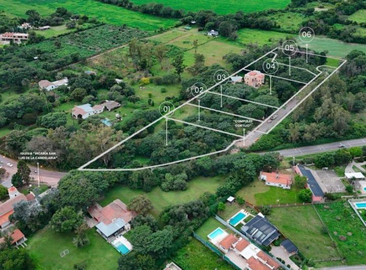 Terreno · 2444m²