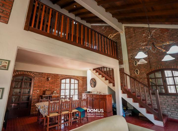Casa · 200m² · 4 Dormitorios · 2 Cocheras