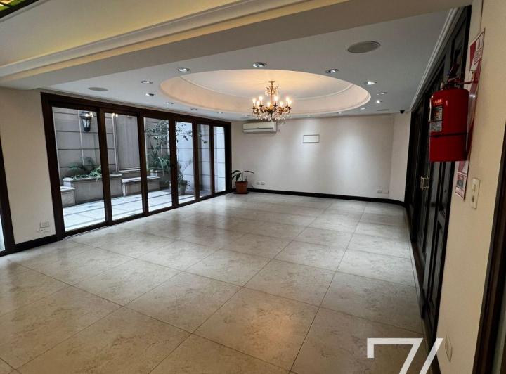 Local comercial · 128m² · 2 Ambientes