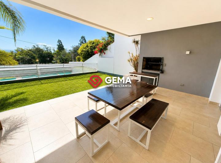 Departamento · 164m² · 8 Ambientes · 1 Cochera