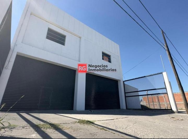 Bodega-Galpón · 500m² · 10 Ambientes · 2 Cocheras