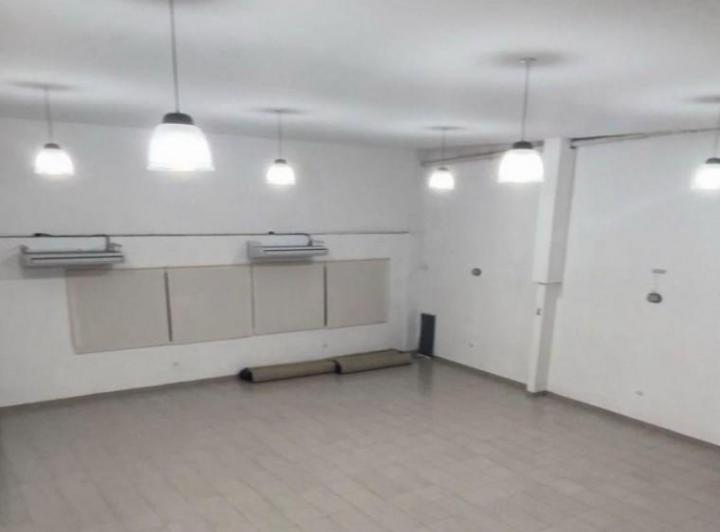Bodega-Galpón · 167m² · 5 Ambientes · 2 Cocheras