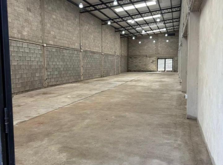 Bodega-Galpón · 280m² · 3 Ambientes
