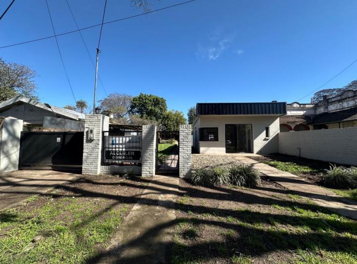 Casa · 200m² · 4 Ambientes · 1 Cochera