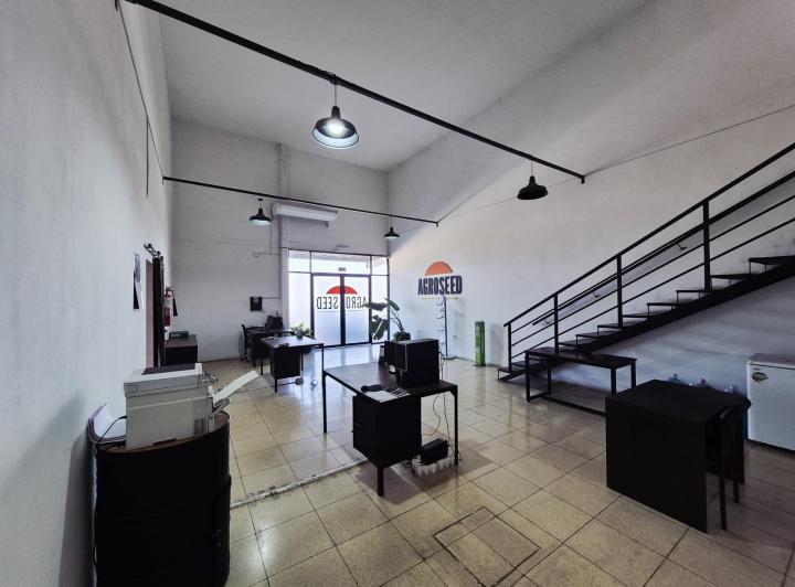 Local comercial · 210m² · 7 Ambientes