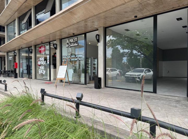 Local comercial · 41m² · 1 Ambiente · 6 Cocheras