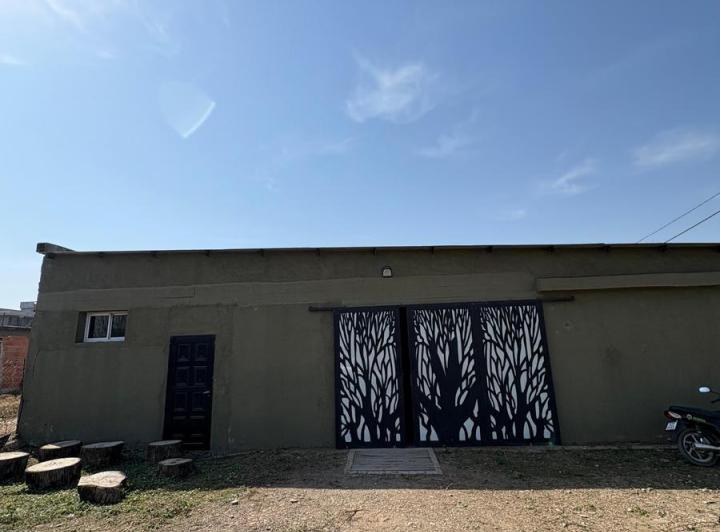 Local comercial · 1600m² · 9 Ambientes · 1 Cochera