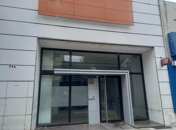 Local comercial · 575m²