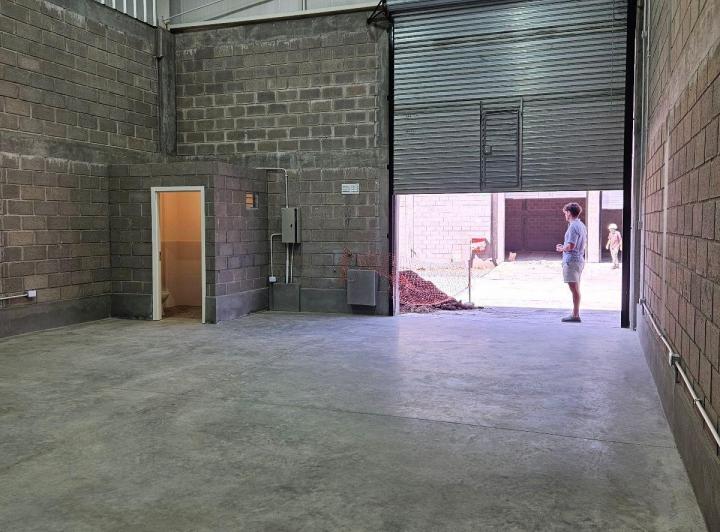 Bodega-Galpón · 93m² · 1 Cochera