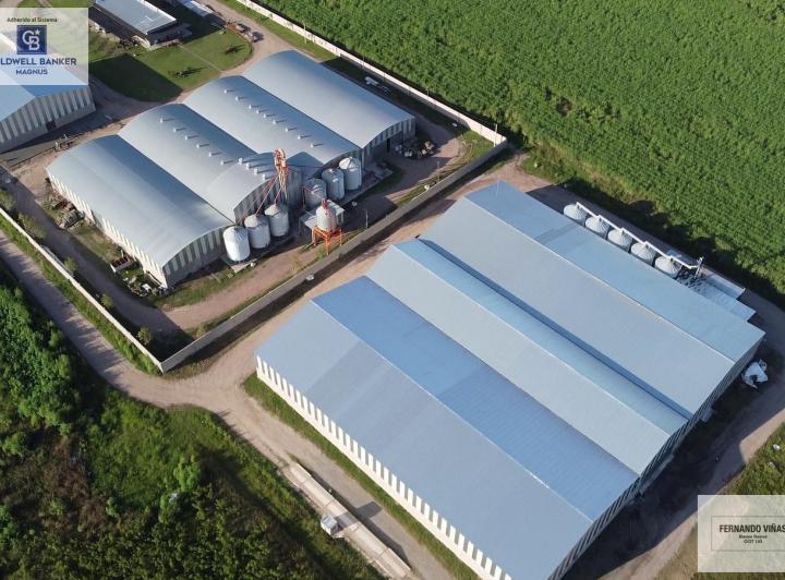 Bodega-Galpón · 2700m² · 2 Ambientes
