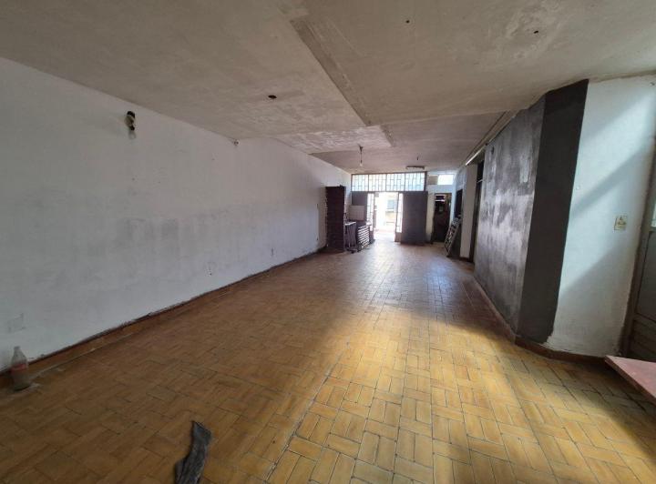 Bodega-Galpón · 400m² · 20 Ambientes · 2 Cocheras