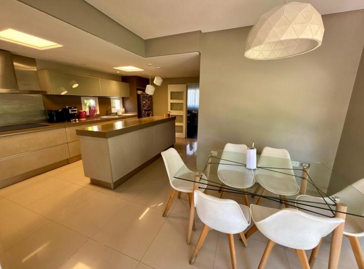 Casa · 552m² · 4 Dormitorios