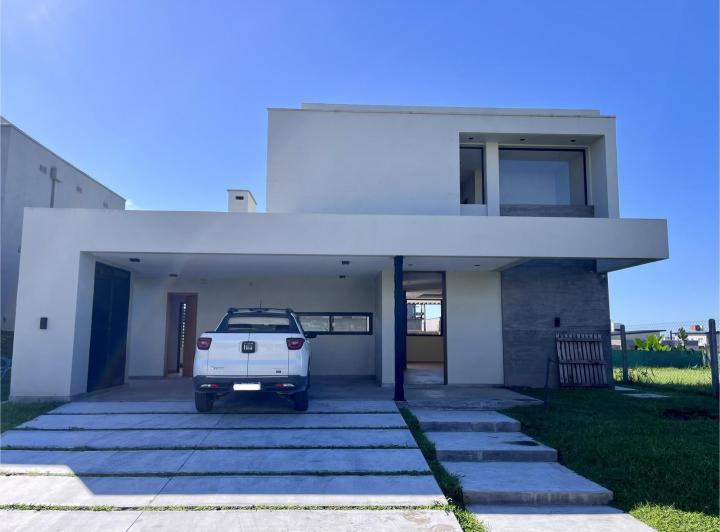 Casa · 215m² · 5 Ambientes · 2 Cocheras