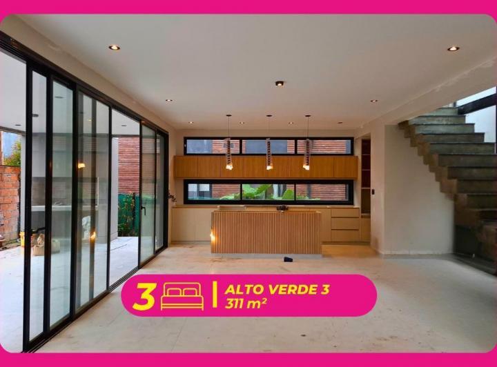 Casa · 390m² · 7 Ambientes · 2 Cocheras