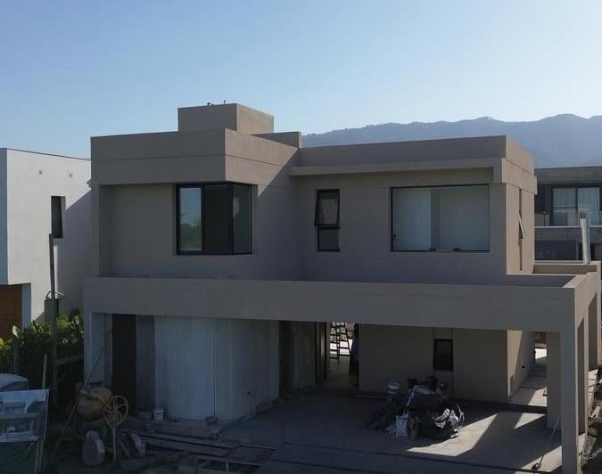 Casa · 163m² · 3 Dormitorios · 2 Cocheras