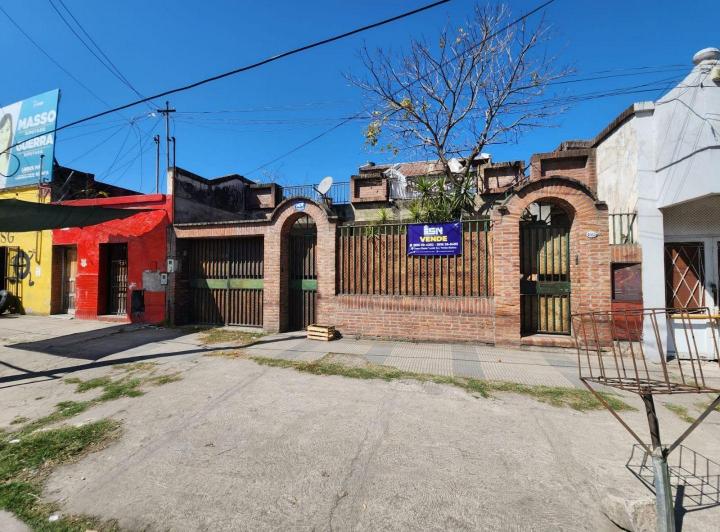 Casa · 180m² · 5 Ambientes