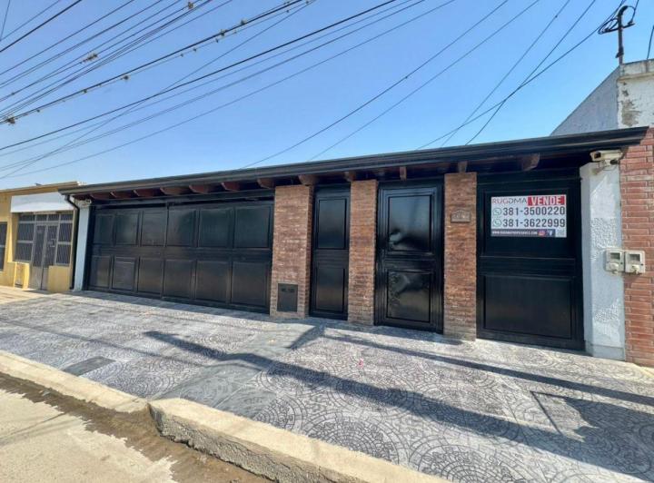 Casa · 200m² · 5 Ambientes · 1 Cochera