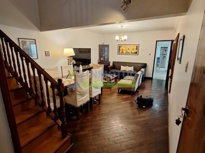 Casa · 356m² · 18 Ambientes · 1 Cochera