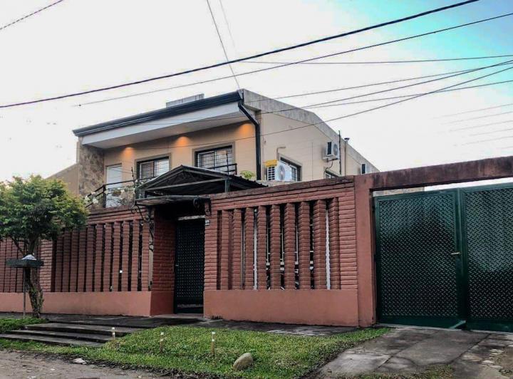 Casa · 217m² · 7 Ambientes