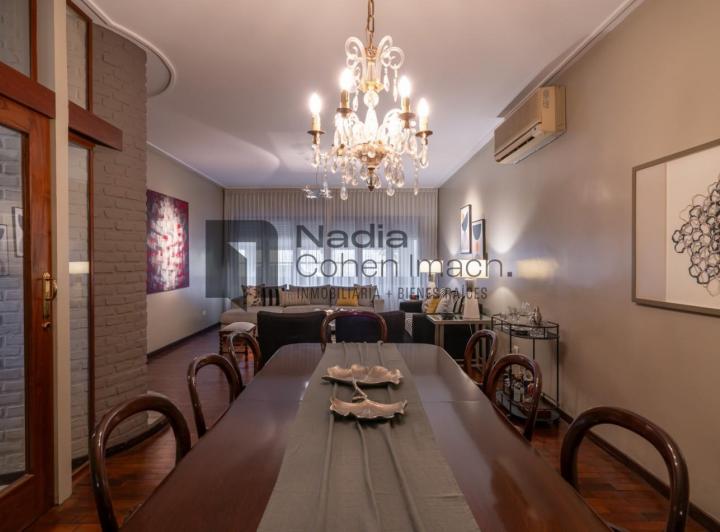 Casa · 400m² · 8 Ambientes · 3 Cocheras