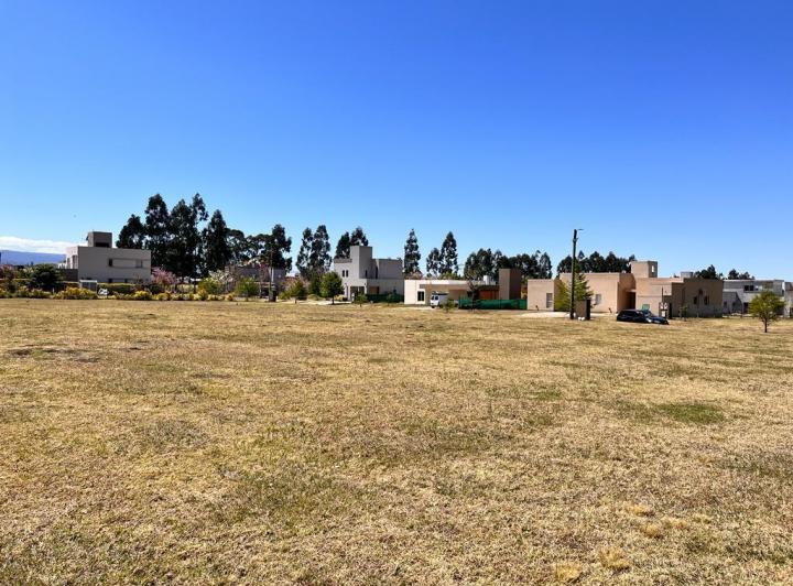 Terreno · 855m²