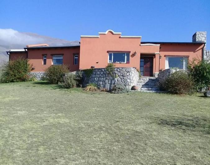 Casa · 200m² · 5 Ambientes · 2 Cocheras