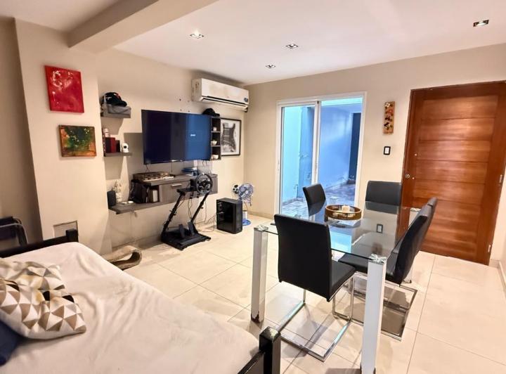 Casa · 90m² · 5 Ambientes · 1 Cochera