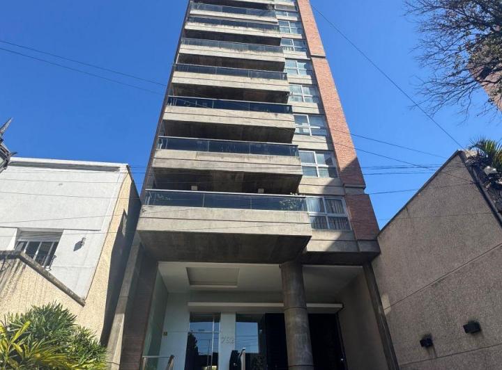 Departamento · 179m² · 7 Ambientes · 1 Cochera