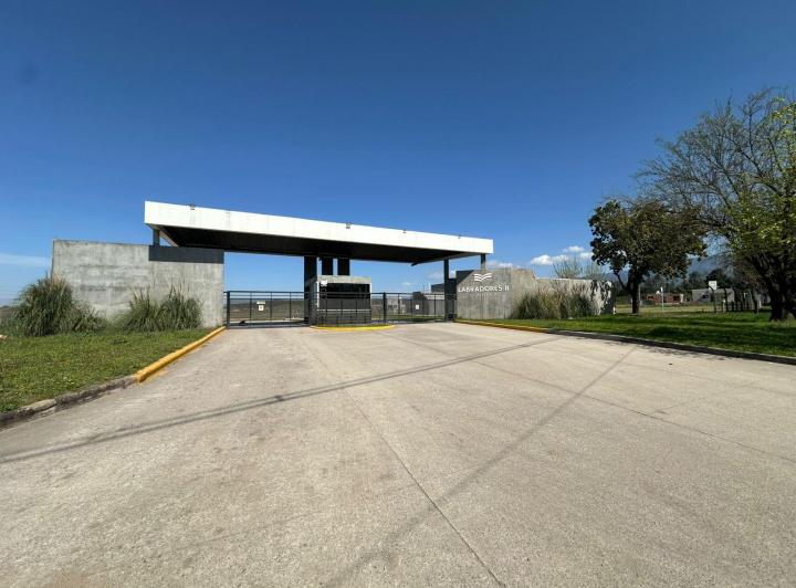 Terreno · 300m²