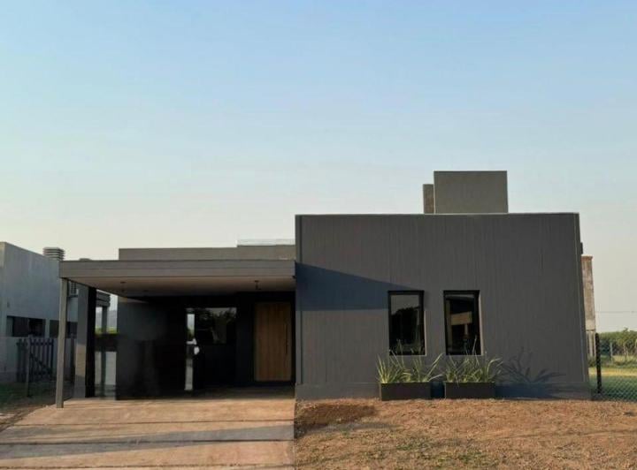 Casa · 116m² · 4 Ambientes · 2 Cocheras