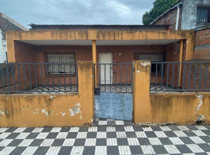 Casa · 80m² · 4 Ambientes · 1 Cochera