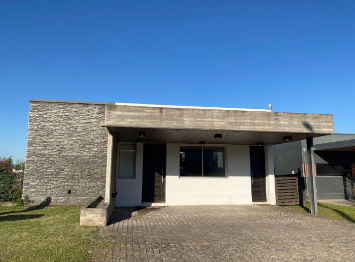 Casa · 160m² · 3 Ambientes