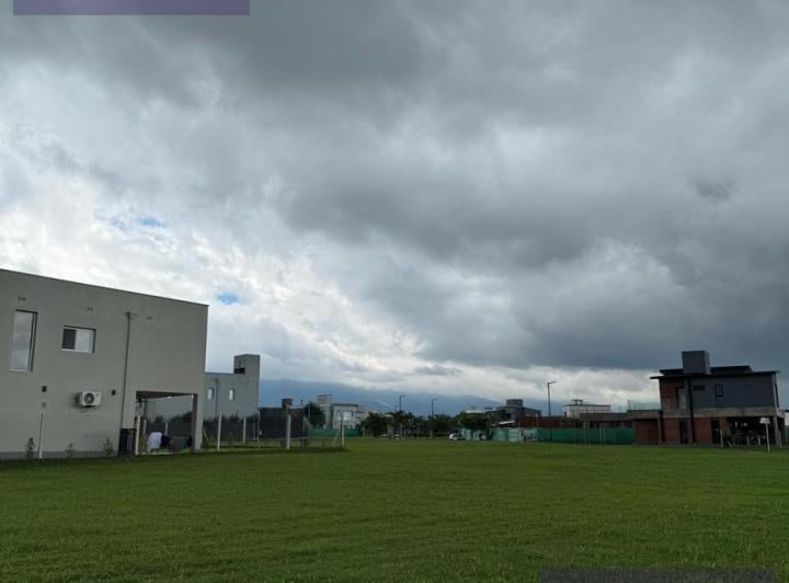 Terreno · 372m²