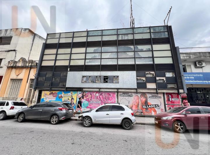 Edificio · 2400m²
