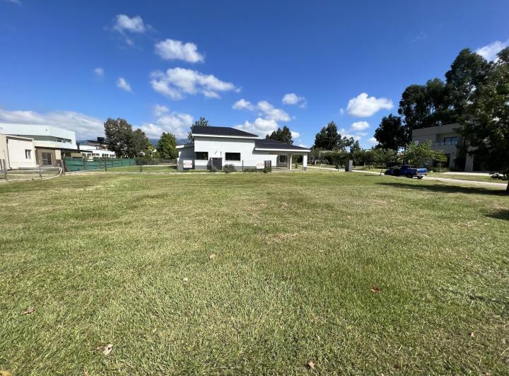 Terreno · 661m²