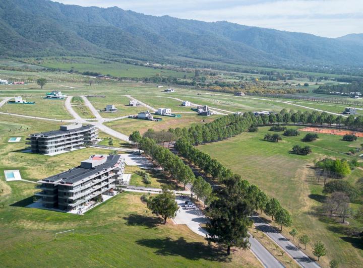 Terreno · 807m²