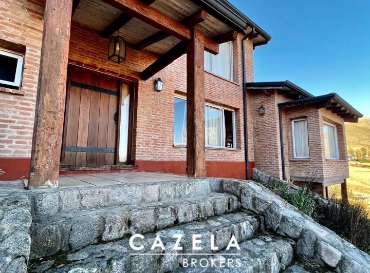 Casa · 321m² · 5 Ambientes · 2 Cocheras