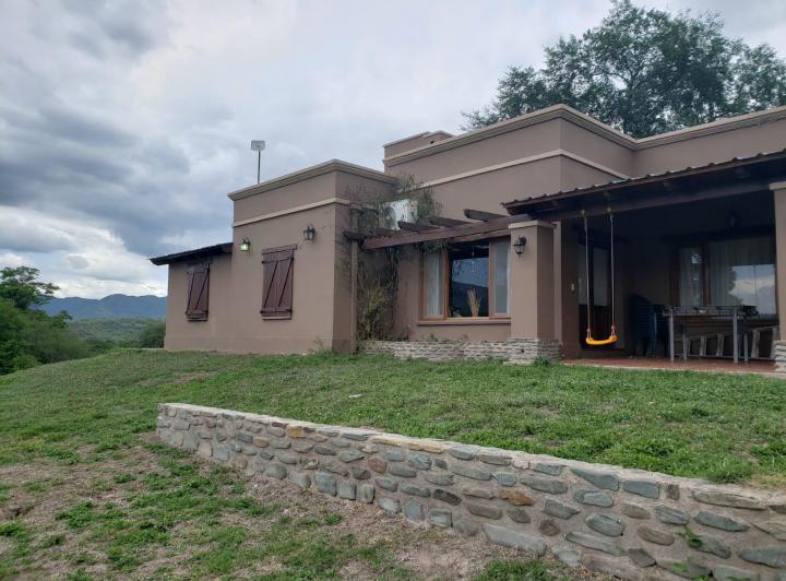 Casa · 150m² · 4 Ambientes · 2 Cocheras