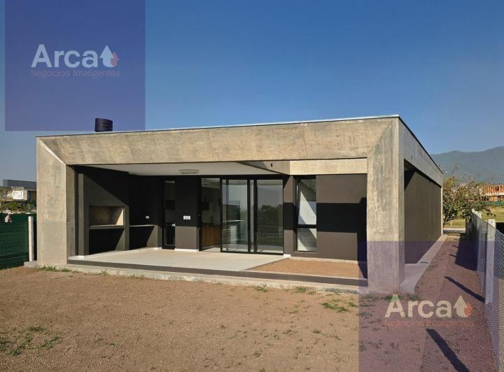 Casa · 365m² · 3 Ambientes